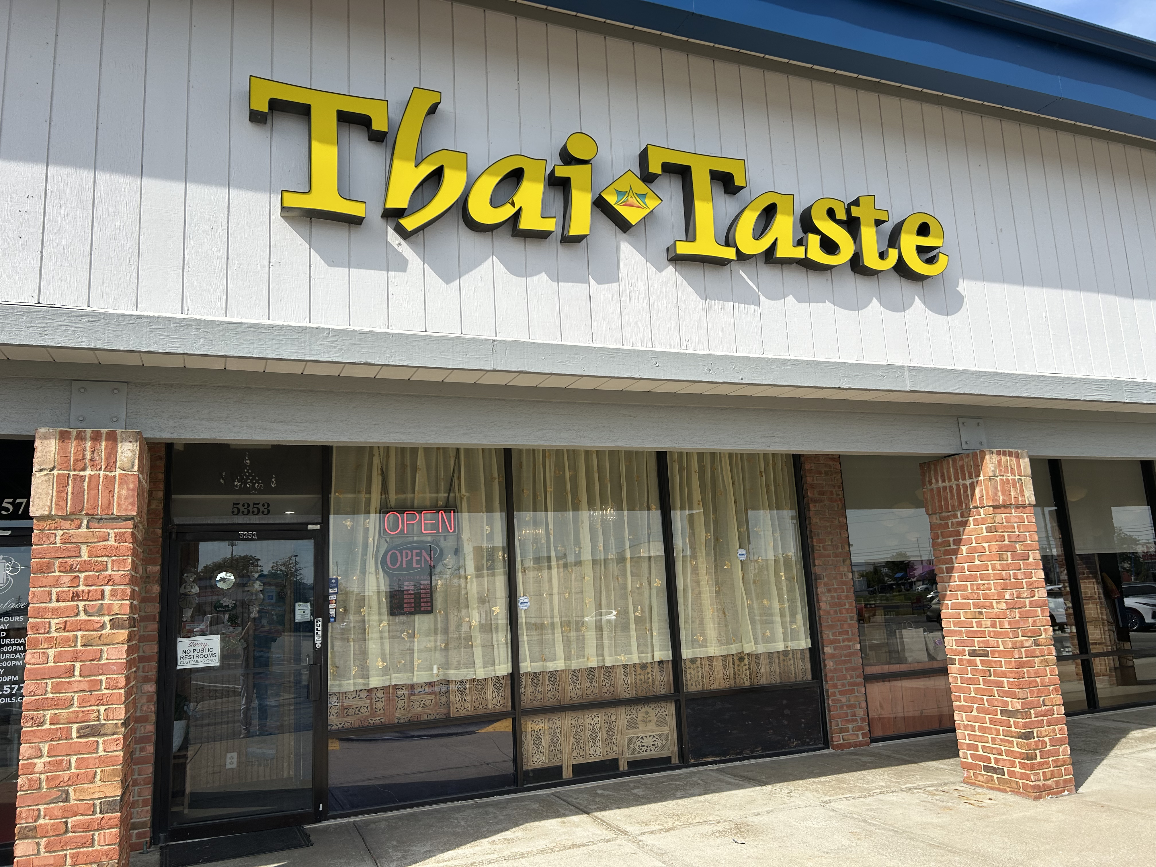 Inside Thai Taste